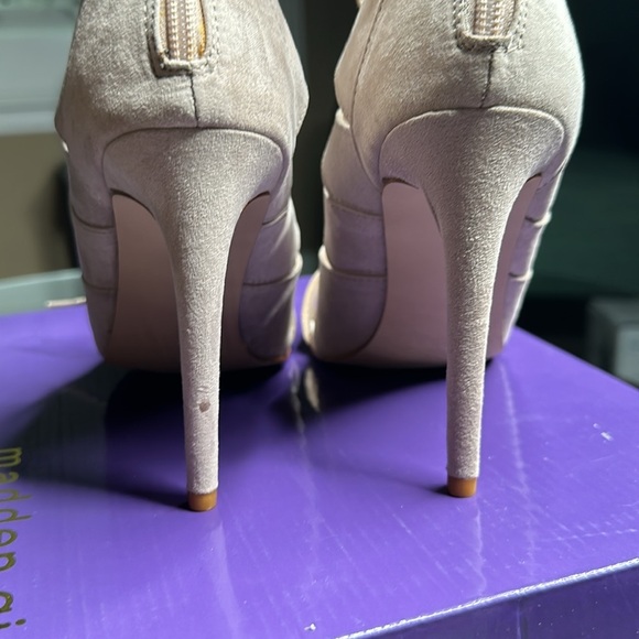 NIB! Madden Girl Raceyyy Strappy Taupe heels‎ size 8 - Picture 3 of 8